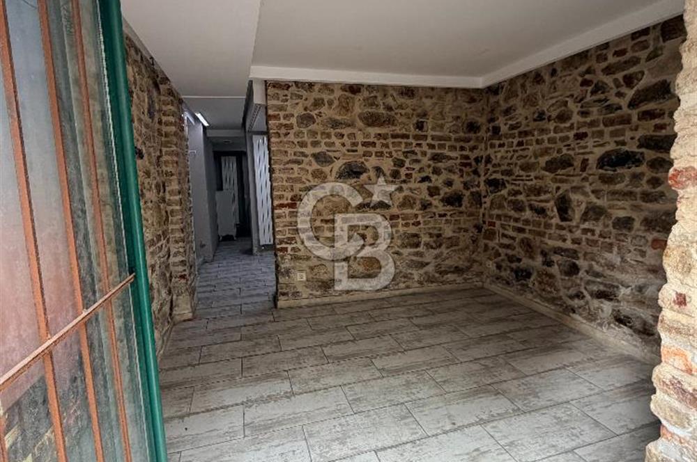 CİHANGİR AKYOL CADDESİ'NDE TAŞ DUVARLI YATIRIMLIK DÜKKAN