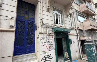 CİHANGİR AKYOL CADDESİ'NDE TAŞ DUVARLI YATIRIMLIK DÜKKAN