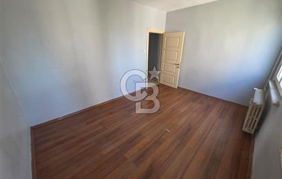 Bayar Caddesi Üzerinde Geniş Kullanım Alanlı Kiralık 2+1 Daire