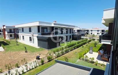 Altınova Kolaylı Sitesi'nde Havuzlu Sitede Eşyalı 2+1 Daire