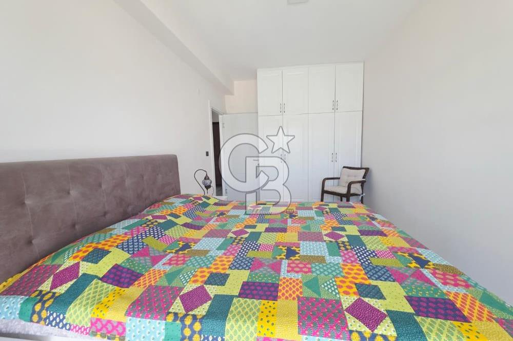 Altınova Kolaylı Sitesi'nde Havuzlu Sitede Eşyalı 2+1 Daire