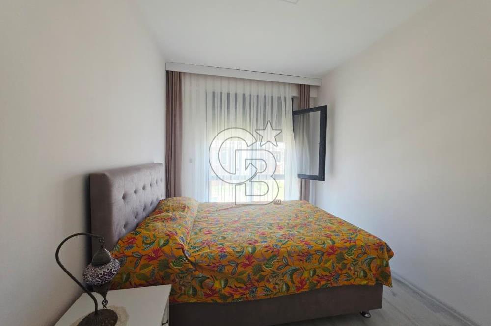 Altınova Kolaylı Sitesi'nde Havuzlu Sitede Eşyalı 2+1 Daire