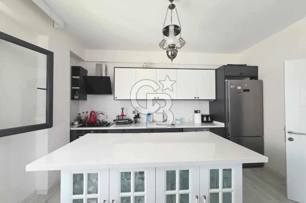 Altınova Kolaylı Sitesi'nde Havuzlu Sitede Eşyalı 2+1 Daire