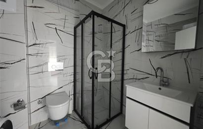 Altınova Kolaylı Sitesi'nde Havuzlu Sitede Eşyalı 2+1 Daire