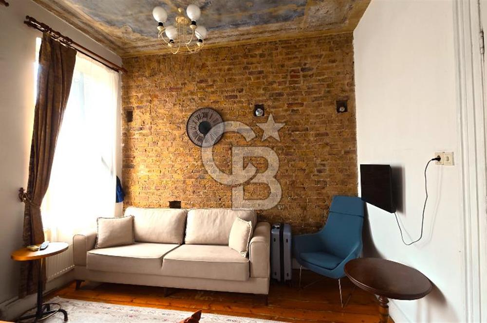 Galatanın En Değerli Lokasyonunda Tarihi Binada Satılık Daire