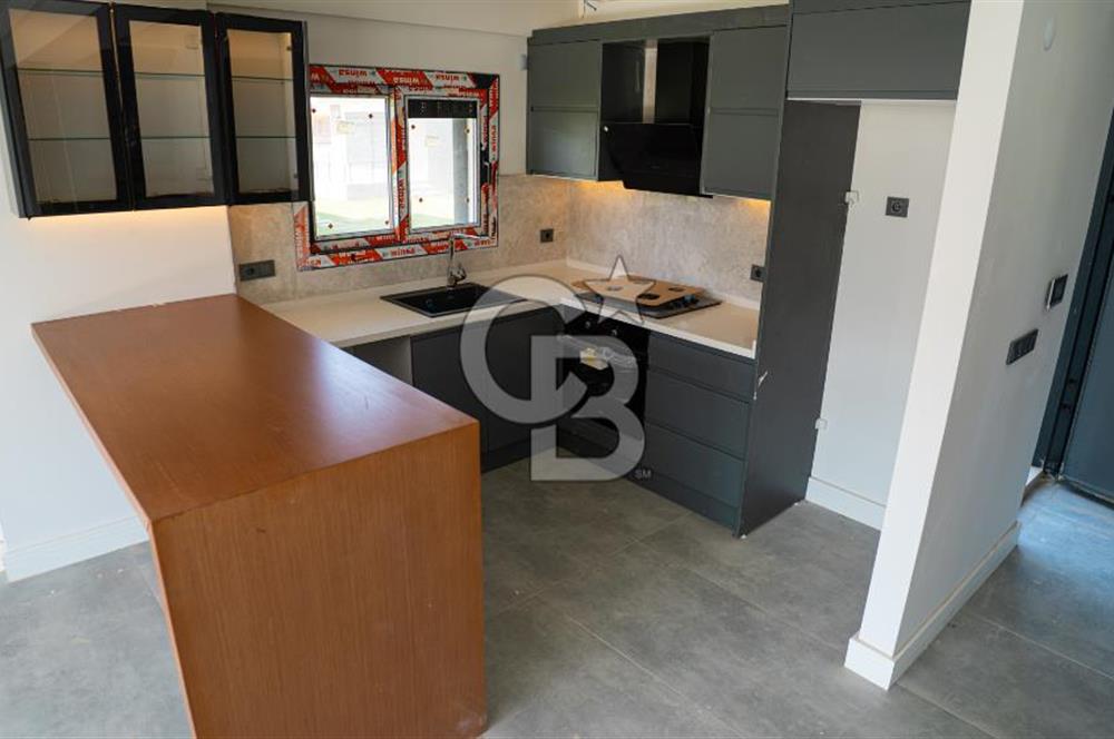 Çandarlı'da Denize Yakın , Site İçi , Havuzlu , Otoparklı Villa