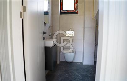 Çandarlı'da Denize Yakın , Site İçi , Havuzlu , Otoparklı Villa