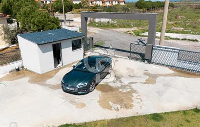 Çandarlı'da Denize Yakın , Site İçi , Havuzlu , Otoparklı Villa