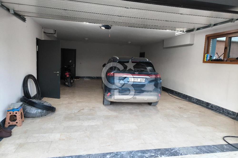 GÖLBAŞI KARŞIYAKA'DA EŞSİZ MİMARİ 8+1 SATILIK ULTRA LÜKS VİLLA