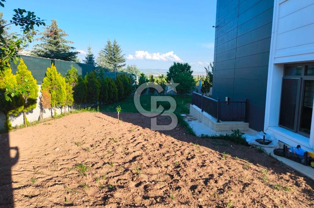 GÖLBAŞI KARŞIYAKA'DA EŞSİZ MİMARİ 8+1 SATILIK ULTRA LÜKS VİLLA