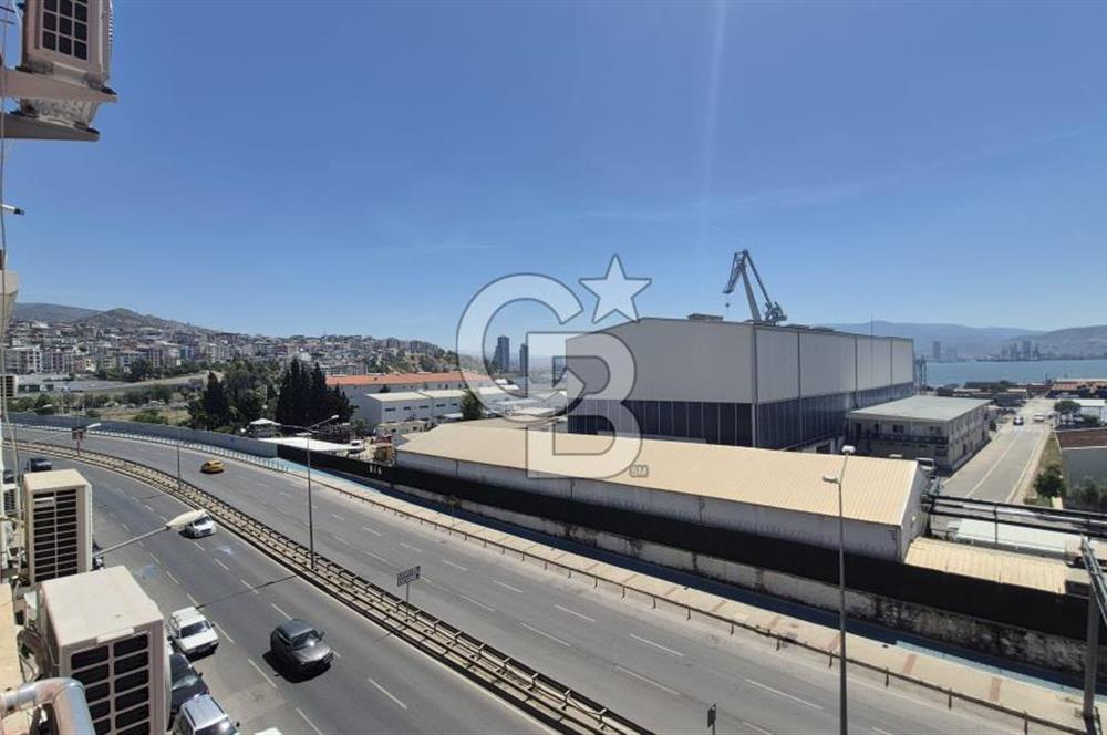 KARŞIYAKA TERSANE YALI BULVARI'NDA DENİZ MANZARALI 3+1 SATILIK DAİRE