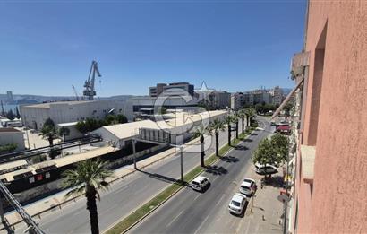 KARŞIYAKA TERSANE YALI BULVARI'NDA DENİZ MANZARALI 3+1 SATILIK DAİRE