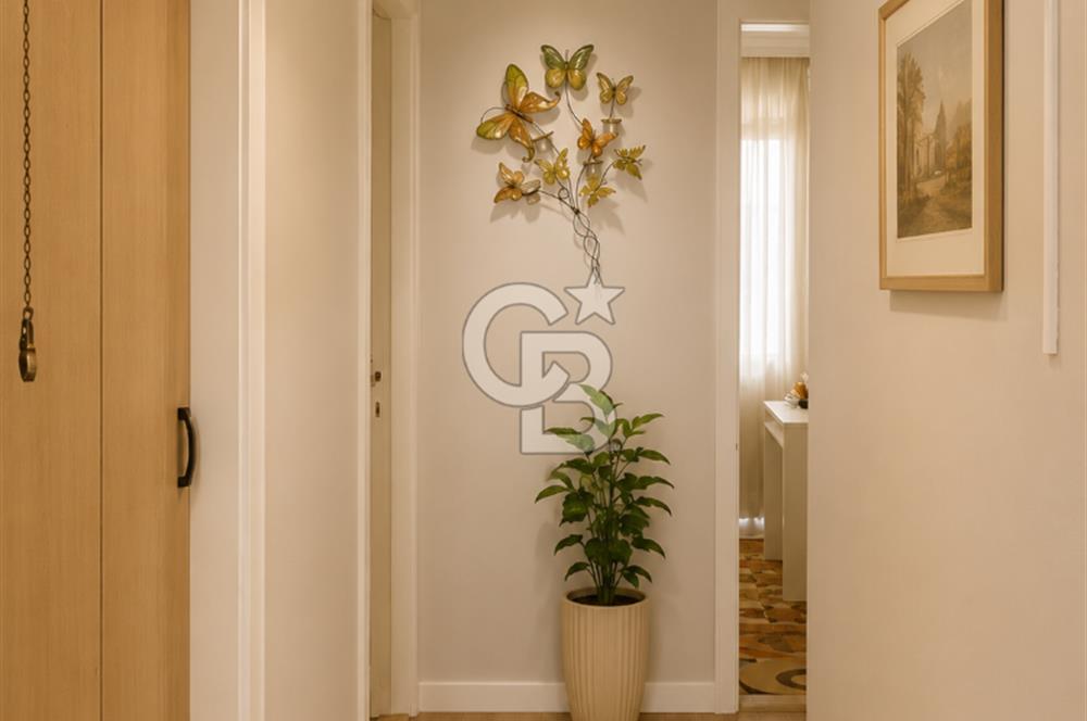 KARŞIYAKA TERSANE YALI BULVARI'NDA DENİZ MANZARALI 3+1 SATILIK DAİRE
