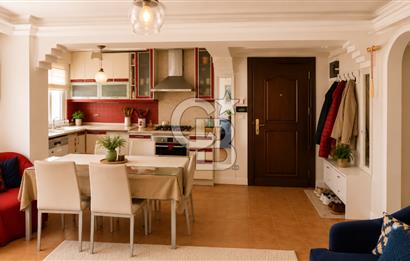 KARŞIYAKA TERSANE YALI BULVARI'NDA DENİZ MANZARALI 3+1 SATILIK DAİRE