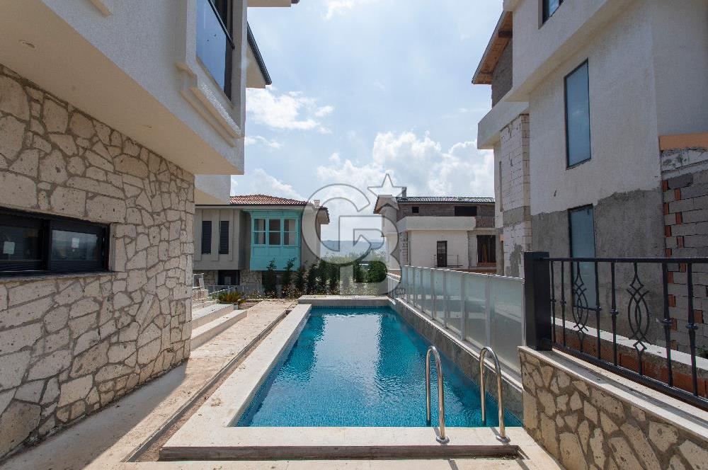 Seferihisar Ulamış Mah. Müstakil Havuzlu 3+2 Lüks Villa