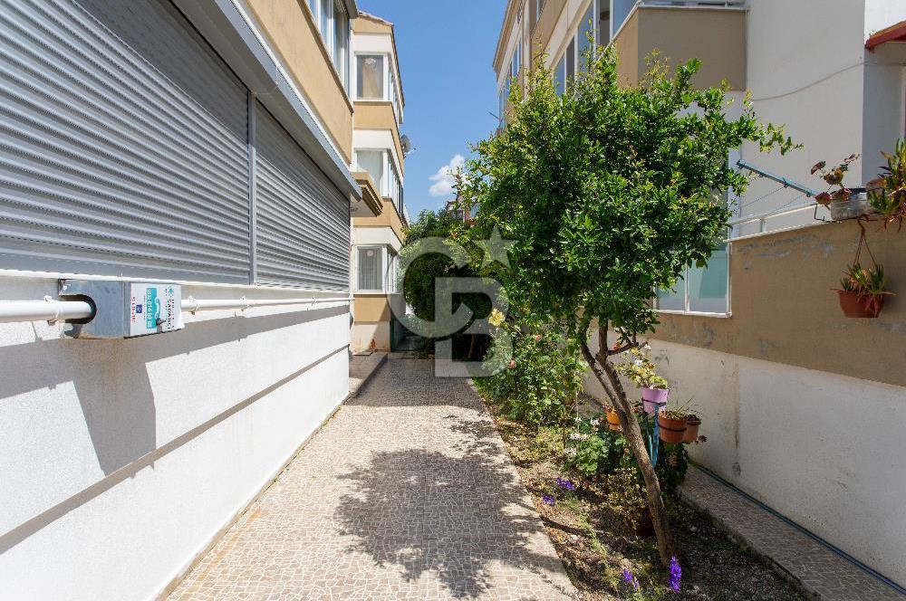 Yenifoça Narezen'de Satılık 2+1 Bahçe Katı Daire
