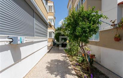 Yenifoça Narezen'de Satılık 2+1 Bahçe Katı Daire