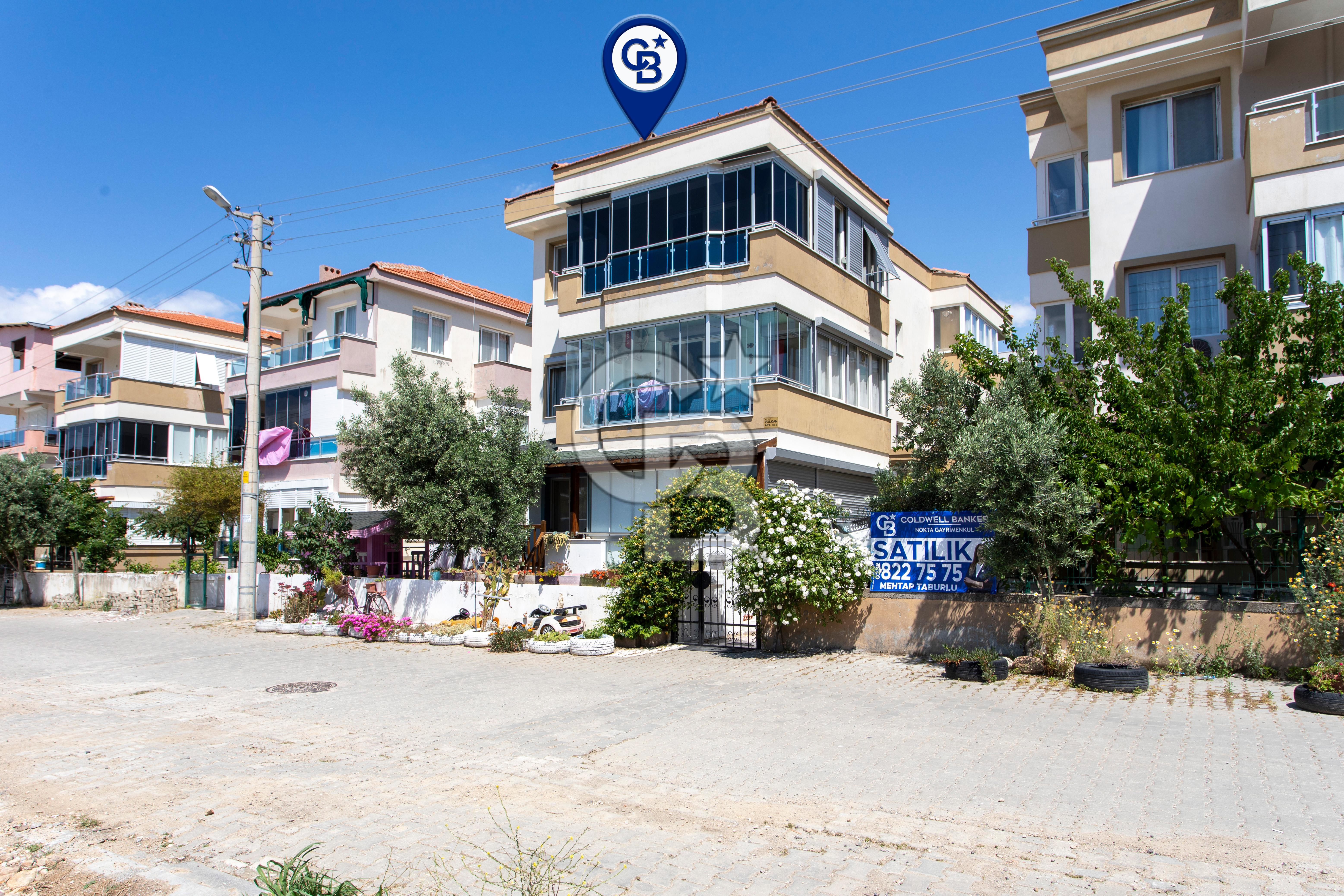 Yenifoça Narezen'de Satılık 2+1 Bahçe Katı Daire