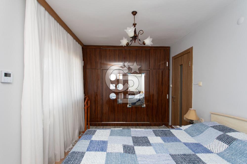  Foça Ata Özgür Sitesinde Satılık 3+1 Villa