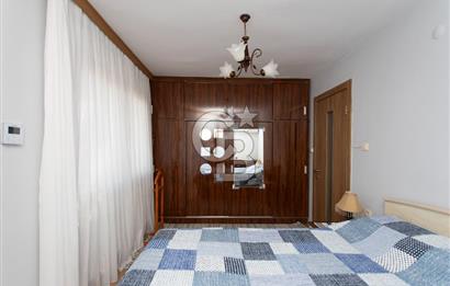  Foça Ata Özgür Sitesinde Satılık 3+1 Villa