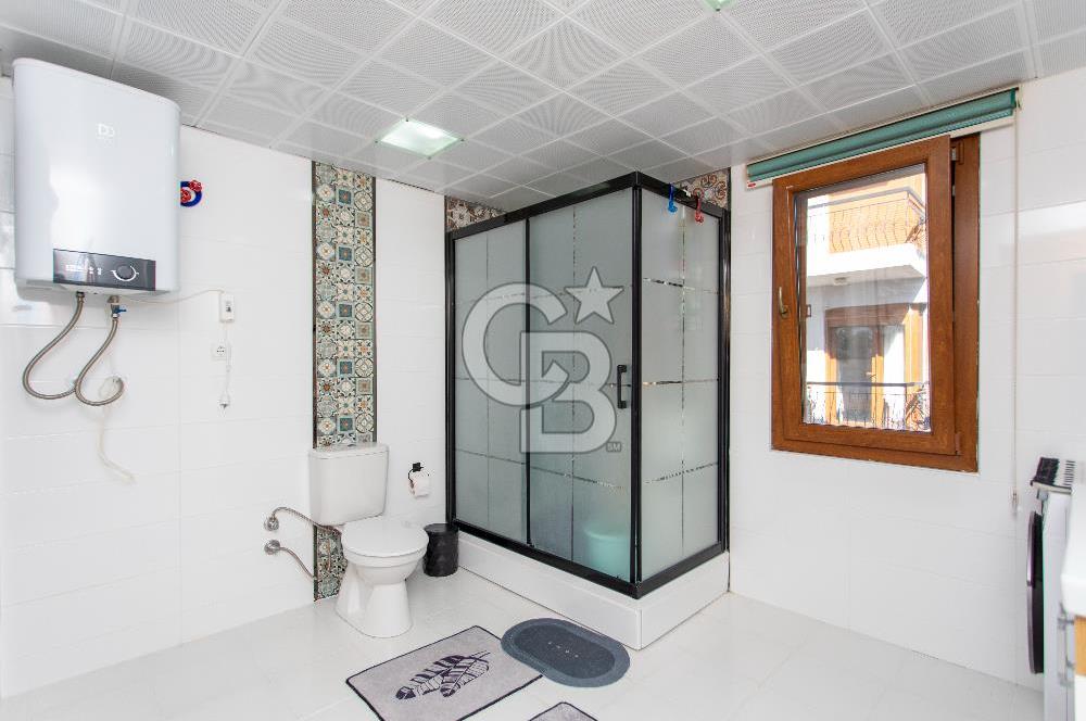  Foça Ata Özgür Sitesinde Satılık 3+1 Villa