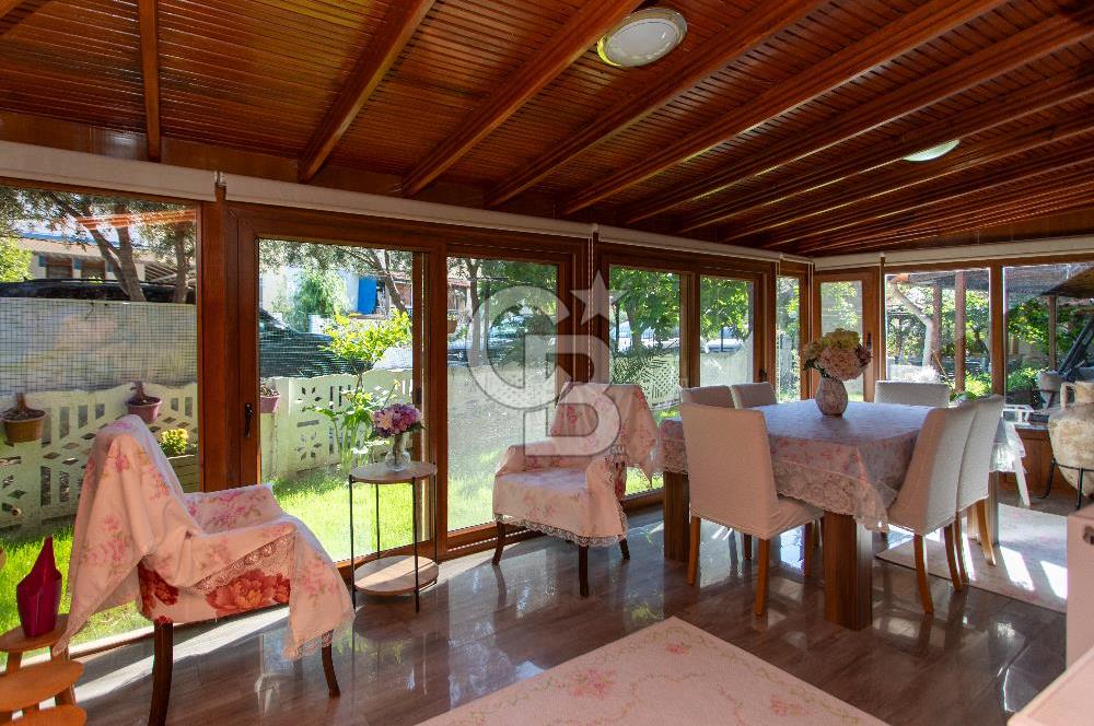  Foça Ata Özgür Sitesinde Satılık 3+1 Villa