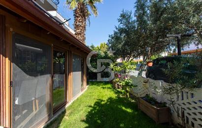  Foça Ata Özgür Sitesinde Satılık 3+1 Villa