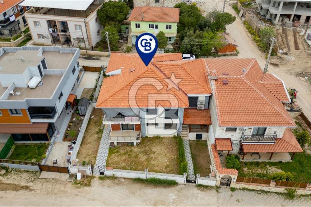 Foça Hacıveli Mah. Merkezi Konumda Satılık Bahçeli 2+1 Daire