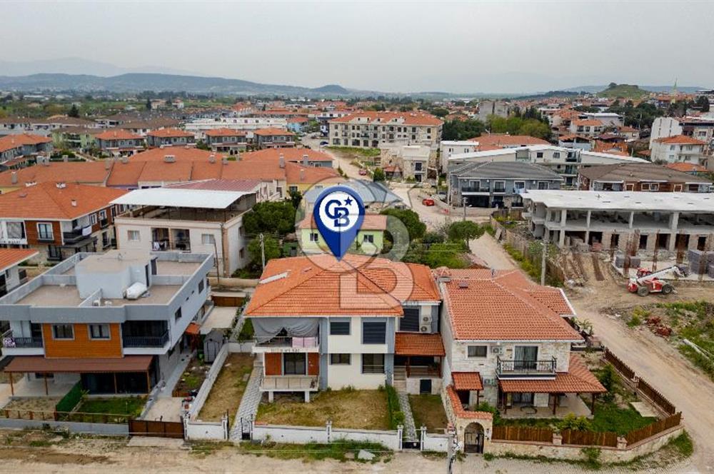 Foça Hacıveli Mah. Merkezi Konumda Satılık Bahçeli 2+1 Daire