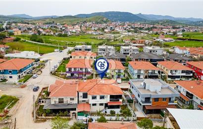 Foça Hacıveli Mah. Merkezi Konumda Satılık Bahçeli 2+1 Daire