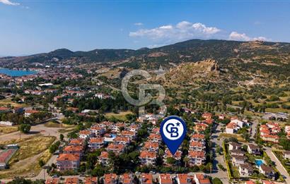  Foça Ata Özgür Sitesinde Satılık 3+1 Villa