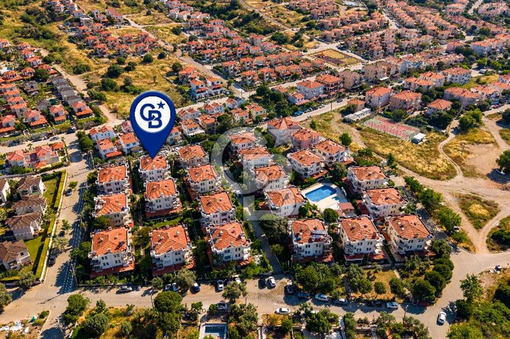  Foça Ata Özgür Sitesinde Satılık 3+1 Villa