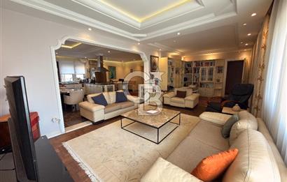 Florya Basınköy'de Bakımlı Geniş 240m2 4+1 Satılık Daire