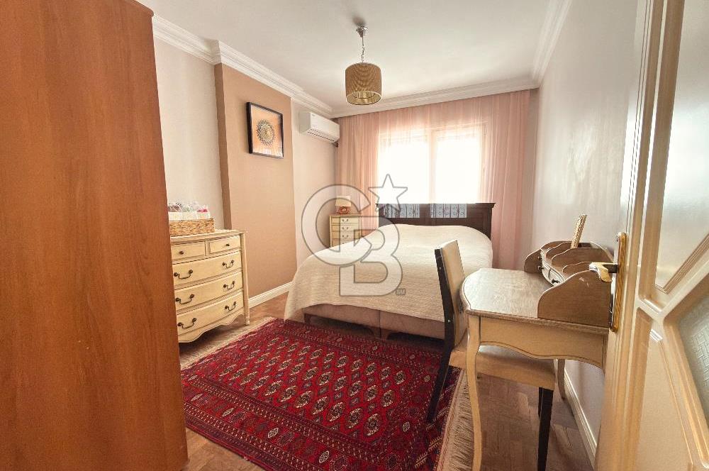 Florya Basınköy'de Bakımlı Geniş 240m2 4+1 Satılık Daire