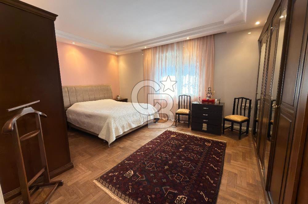 Florya Basınköy'de Bakımlı Geniş 240m2 4+1 Satılık Daire