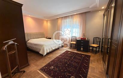 Florya Basınköy'de Bakımlı Geniş 240m2 4+1 Satılık Daire