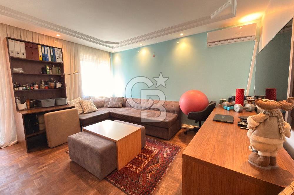 Florya Basınköy'de Bakımlı Geniş 240m2 4+1 Satılık Daire