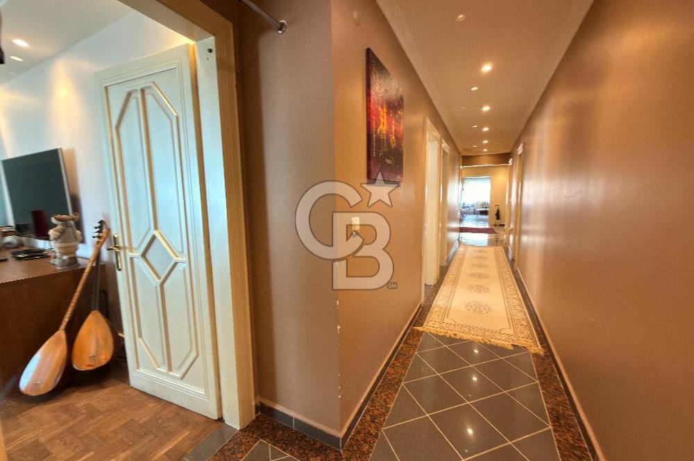 Florya Basınköy'de Bakımlı Geniş 240m2 4+1 Satılık Daire