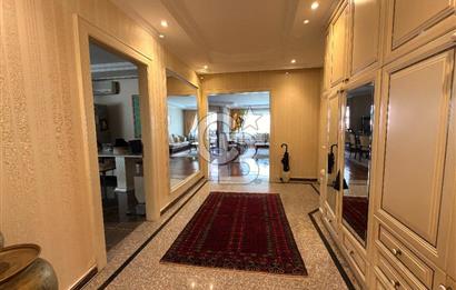 Florya Basınköy'de Bakımlı Geniş 240m2 4+1 Satılık Daire