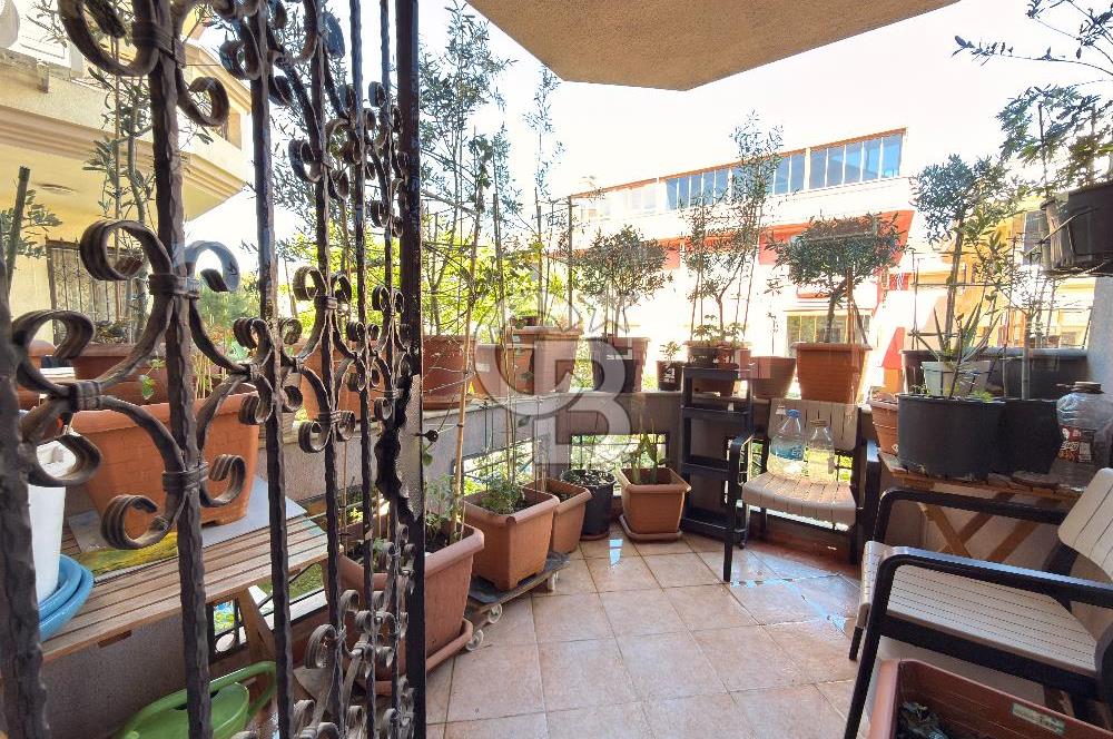 Florya Basınköy'de Bakımlı Geniş 240m2 4+1 Satılık Daire