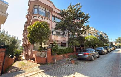 Florya Basınköy'de Bakımlı Geniş 240m2 4+1 Satılık Daire