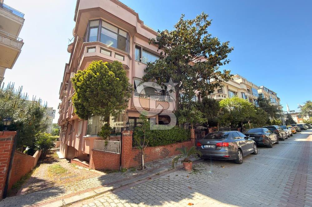 Florya Basınköy'de Bakımlı Geniş 240m2 4+1 Satılık Daire