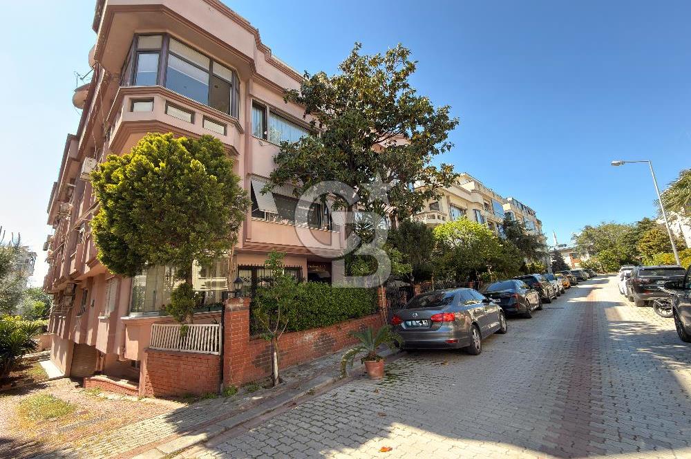 Florya Basınköy'de Bakımlı Geniş 240m2 4+1 Satılık Daire