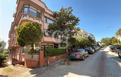 Florya Basınköy'de Bakımlı Geniş 240m2 4+1 Satılık Daire