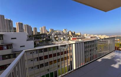 NARCİTY E BLOKTA BALKONLU DENİZ MANZARALI GENİŞ TİP KİRALIK 1+1 DAİRE