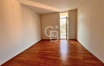 NARCİTY E BLOKTA BALKONLU DENİZ MANZARALI GENİŞ TİP KİRALIK 1+1 DAİRE