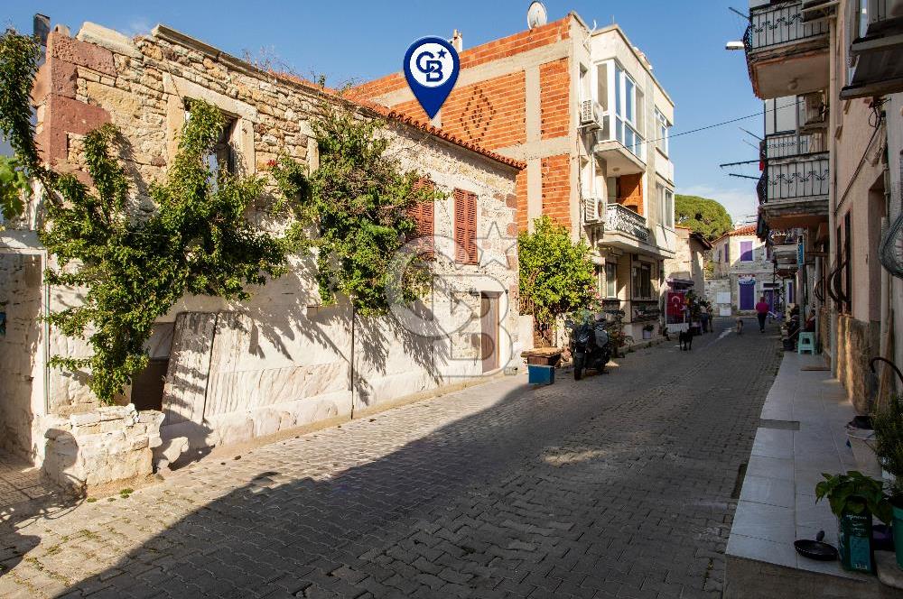 Eski Foça Fevzi Paşa Mahallesinde Satılık Taş Ev