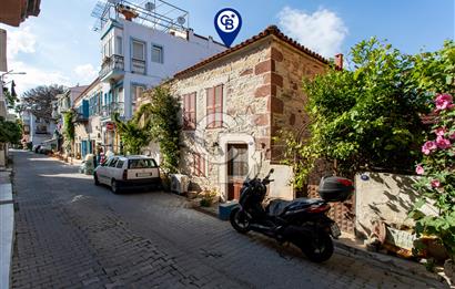 Eski Foça Fevzi Paşa Mahallesinde Satılık Taş Ev