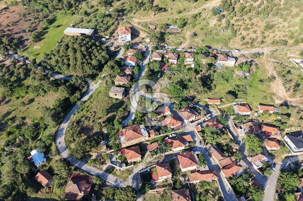 Burhaniye Sübeylidere’de Köy İçinde Yol Cepheli Kullanım Alanı