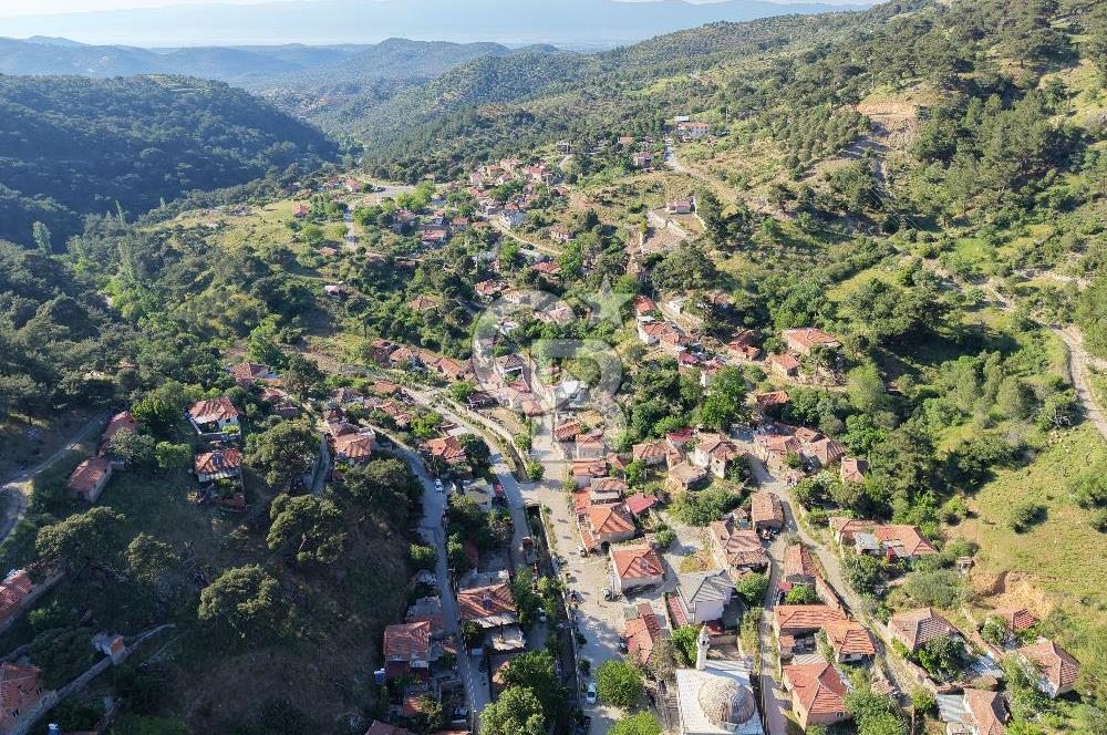 Burhaniye Sübeylidere’de Köy İçinde Yol Cepheli Kullanım Alanı